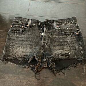 Black Jean Levi shorts, 501